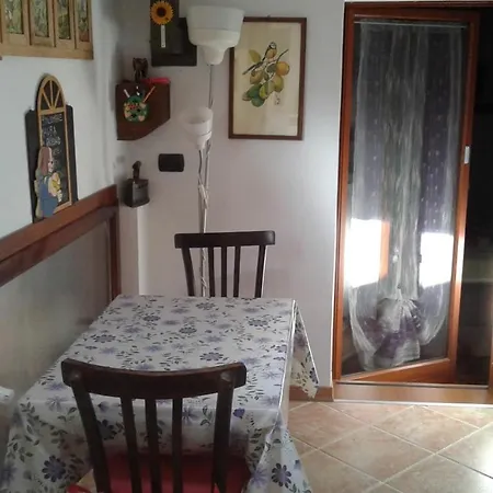 Bilocale Con Terrazzo Maggiore Appartement